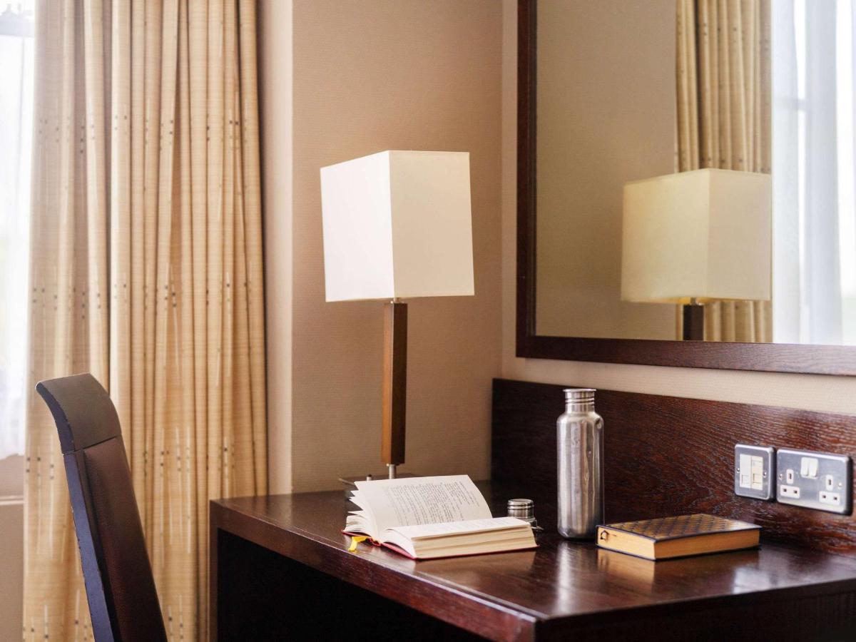 Mercure Leeds Parkway Hotel Екстериор снимка