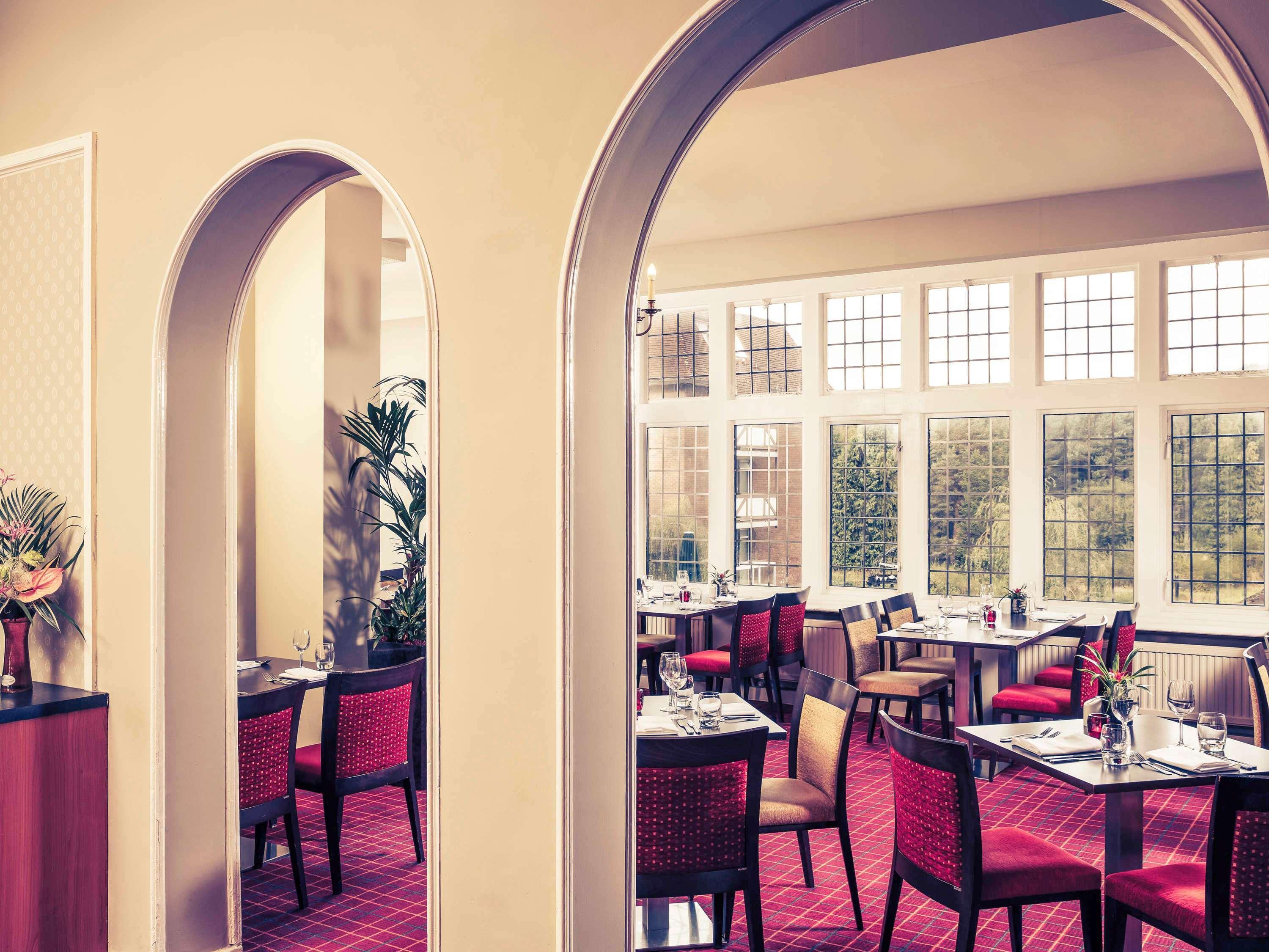 Mercure Leeds Parkway Hotel Екстериор снимка