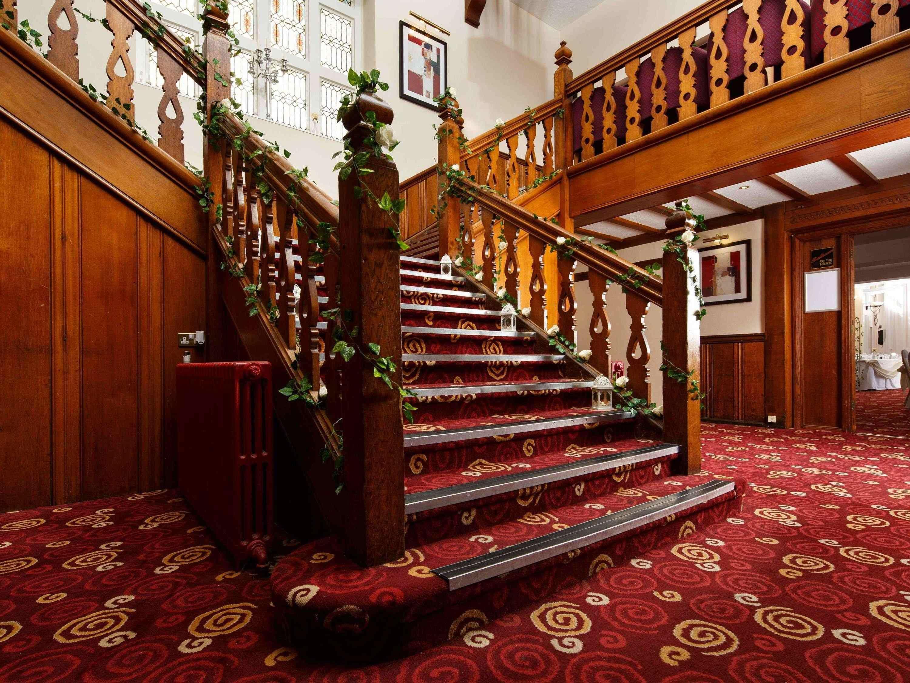 Mercure Leeds Parkway Hotel Екстериор снимка