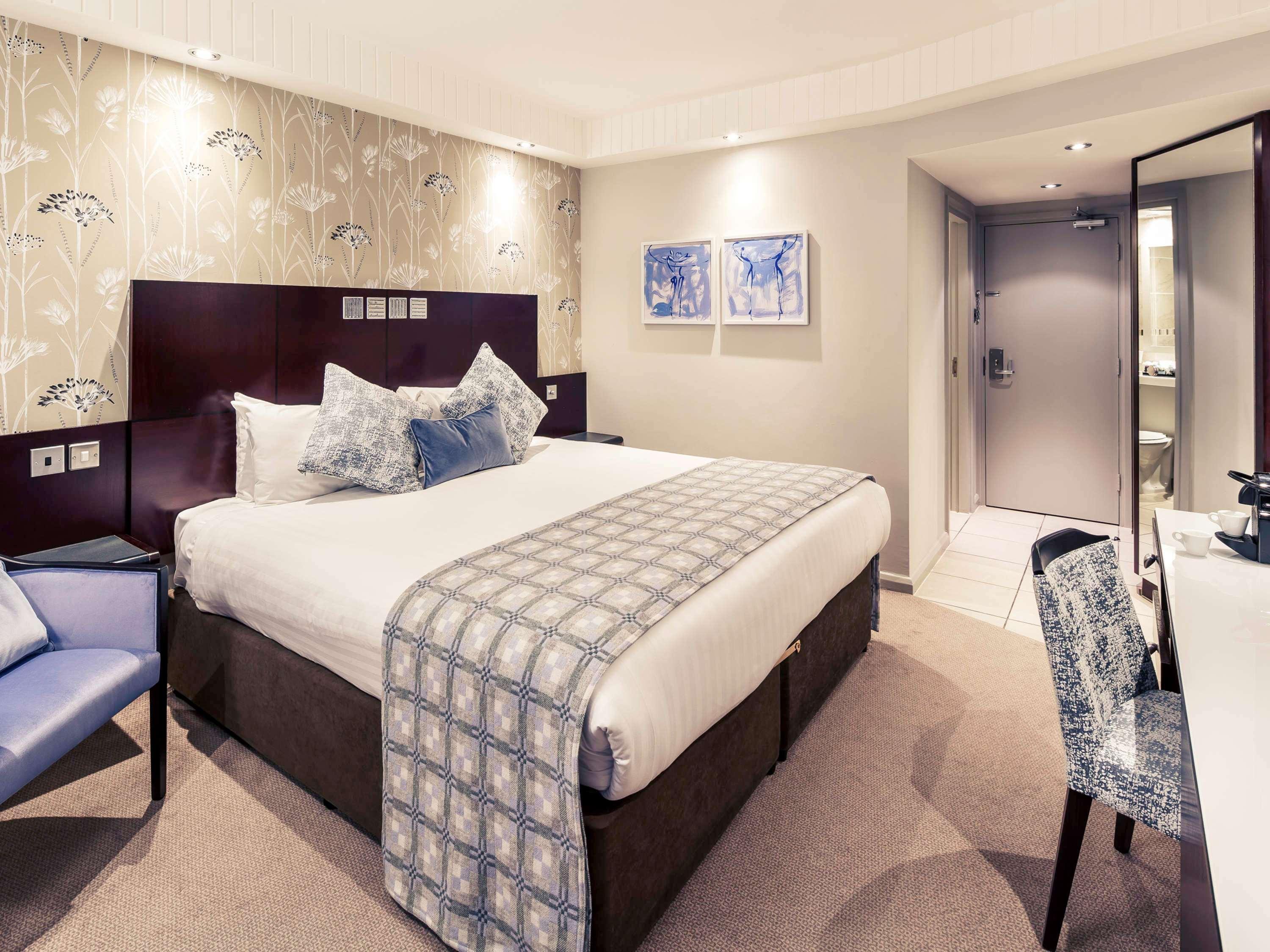 Mercure Leeds Parkway Hotel Екстериор снимка