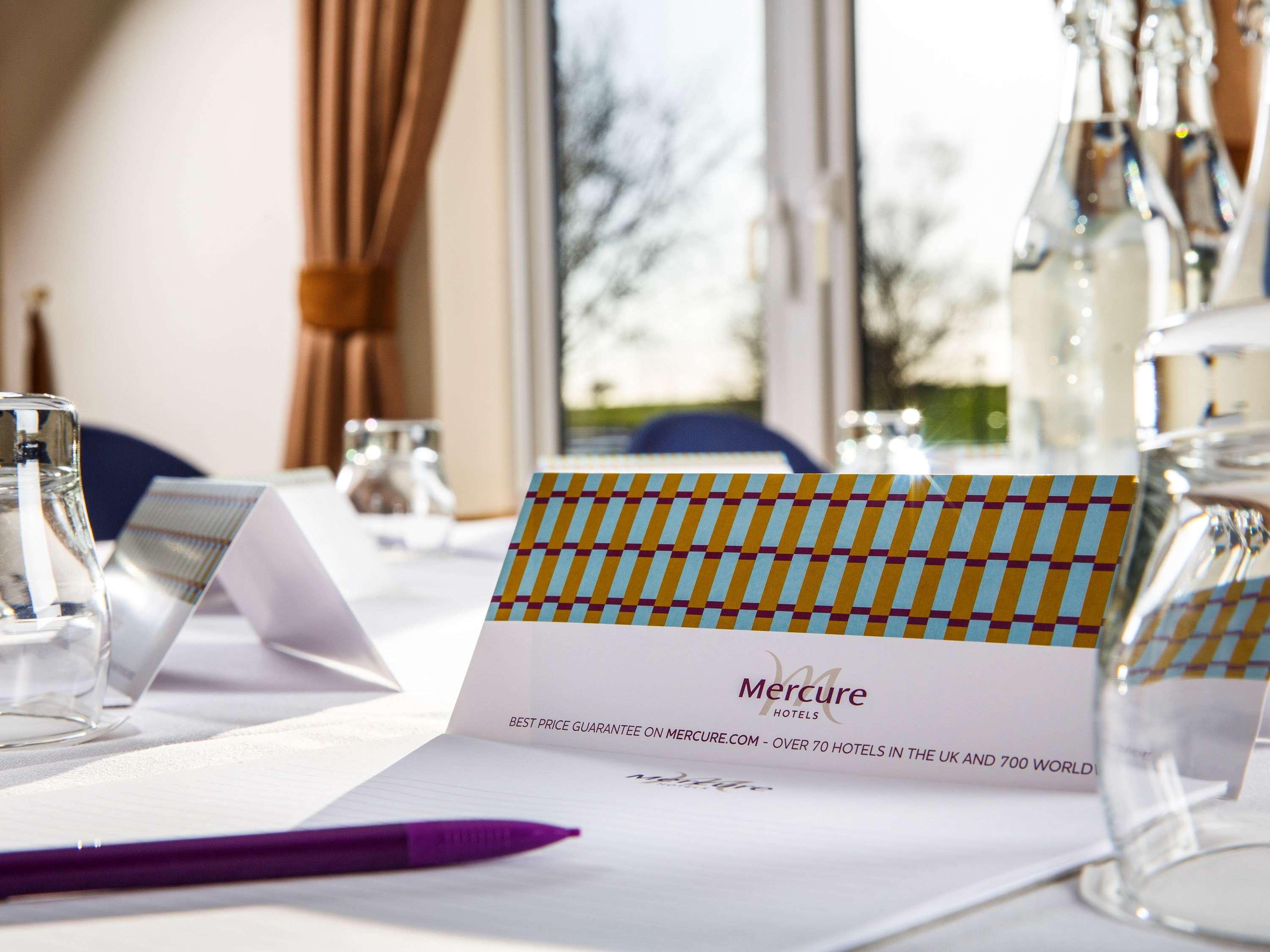 Mercure Leeds Parkway Hotel Екстериор снимка