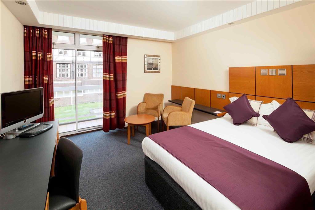 Mercure Leeds Parkway Hotel Екстериор снимка