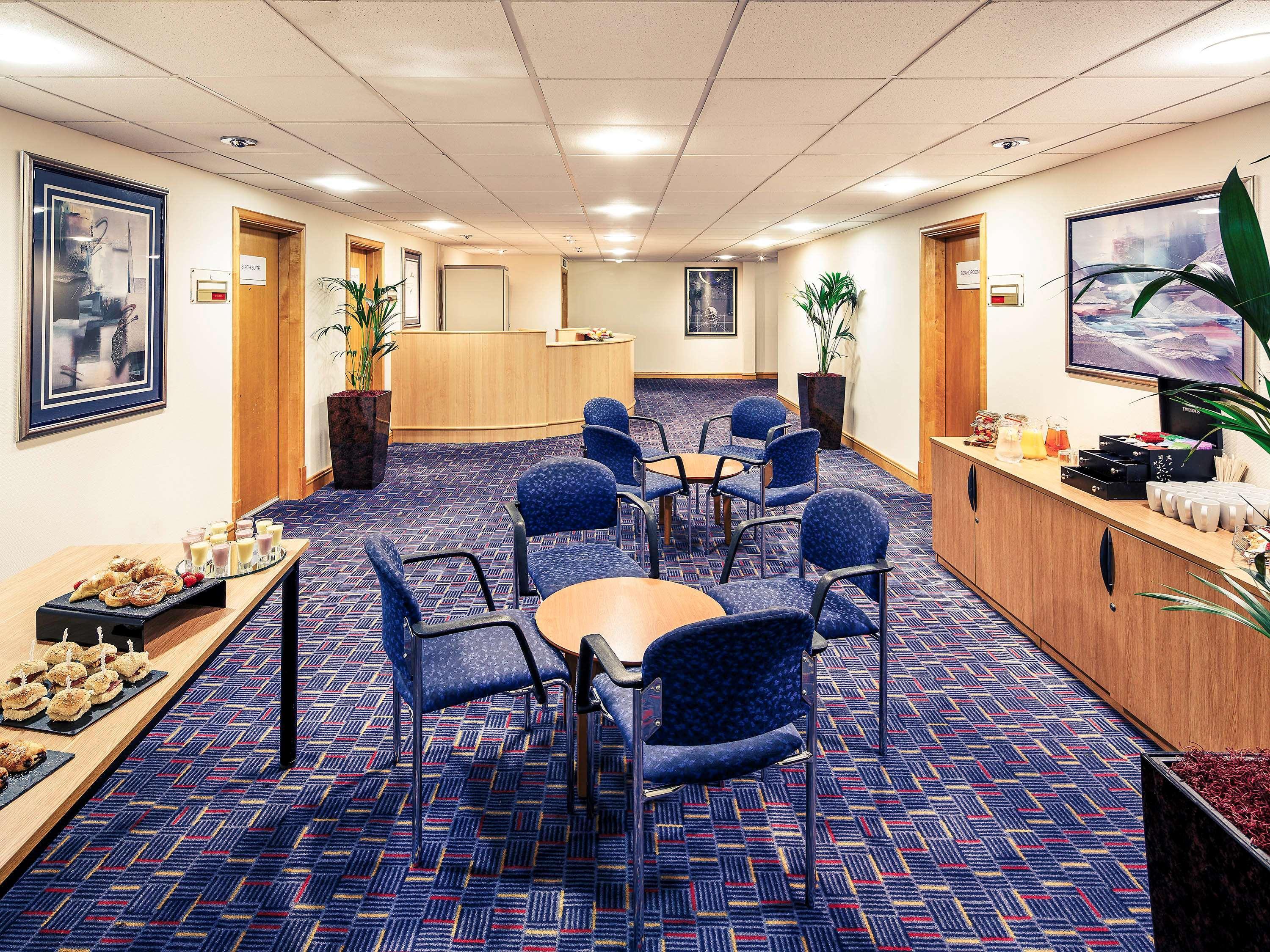 Mercure Leeds Parkway Hotel Екстериор снимка