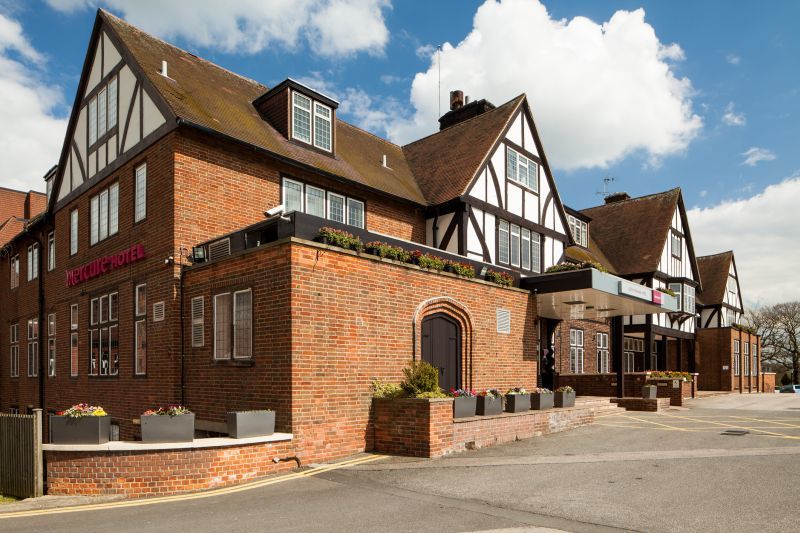 Mercure Leeds Parkway Hotel Екстериор снимка