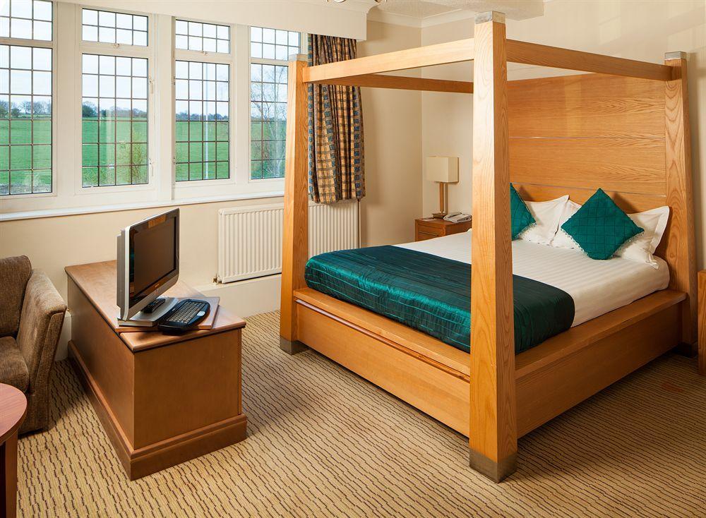 Mercure Leeds Parkway Hotel Екстериор снимка