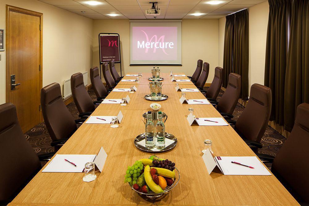 Mercure Leeds Parkway Hotel Екстериор снимка